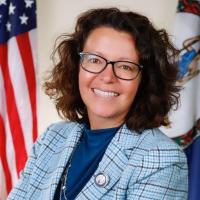 Amy J. Laufer photo